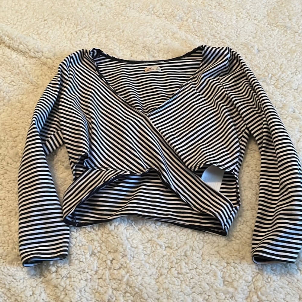 Hollister cropped shirt